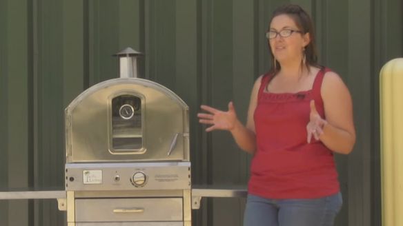 The Pacific Living Pizza Oven Experience - Cooking Great Pizza at Home